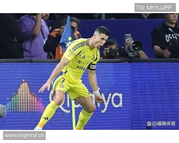 C罗有望在一年内成为足坛首位千球传奇引发热议